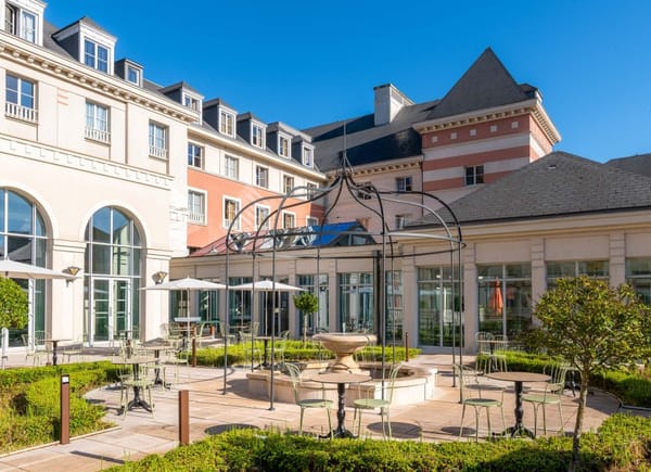 Dream Castle **** Fabulous Hotels group, Hôtel 4*, Magny-le-Hongre, Île-de-France, France